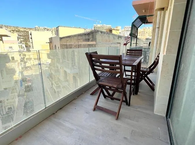 Luxury 3 Bedroom * クレンディ